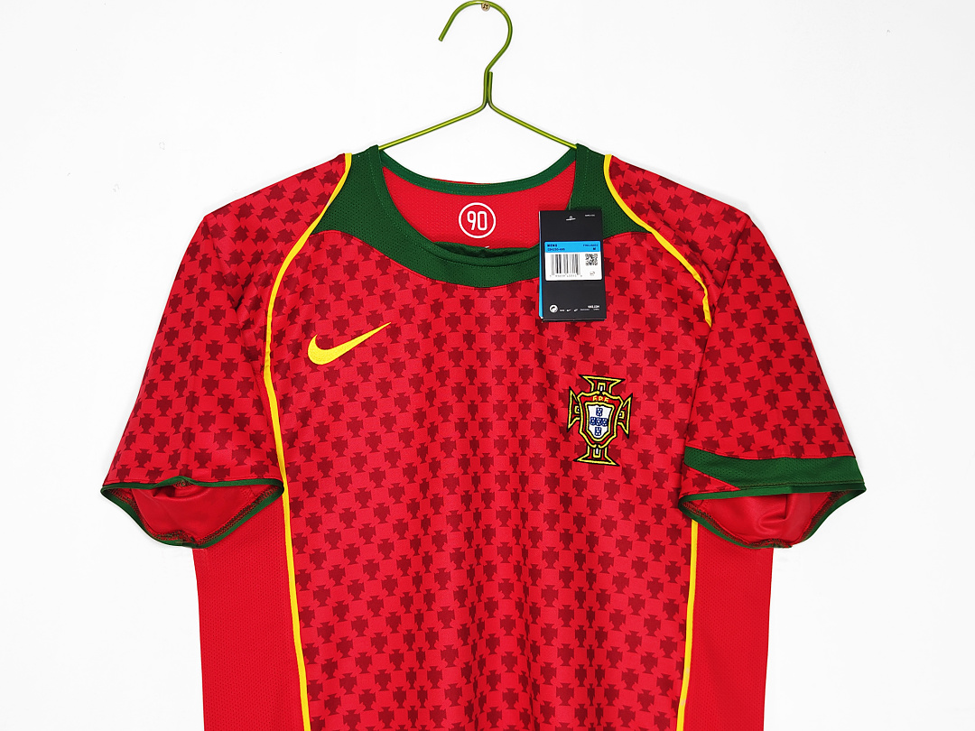 Portugal Retro Shirt 2004 Home — photo 3