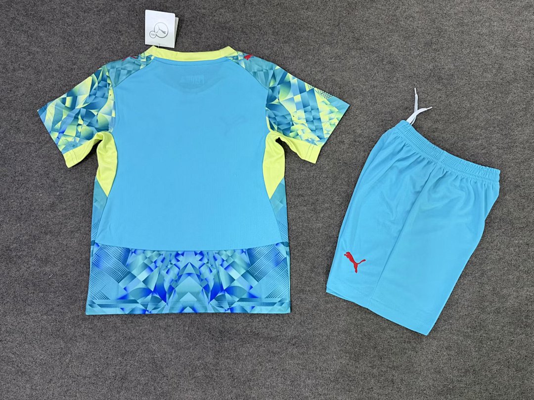 Portugal Goalkeeper Kit for Kids 2026 — photo 2