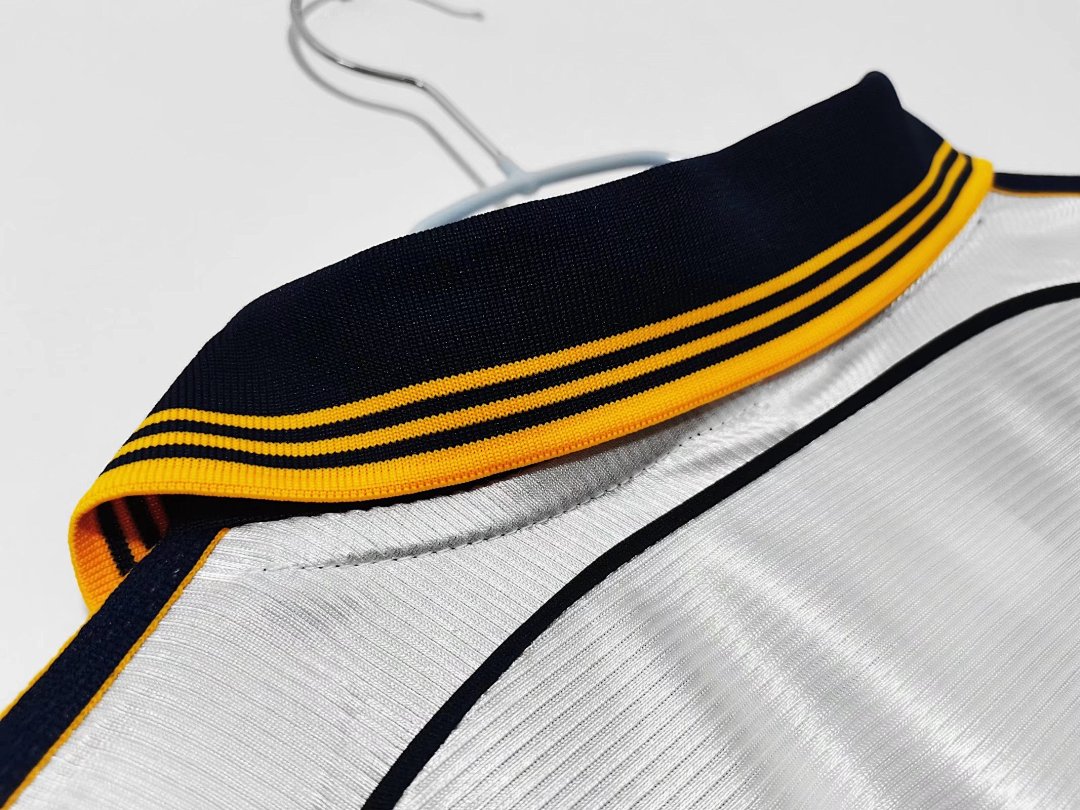 Real Madrid Retro Shirt 1998/00 Home — photo 2