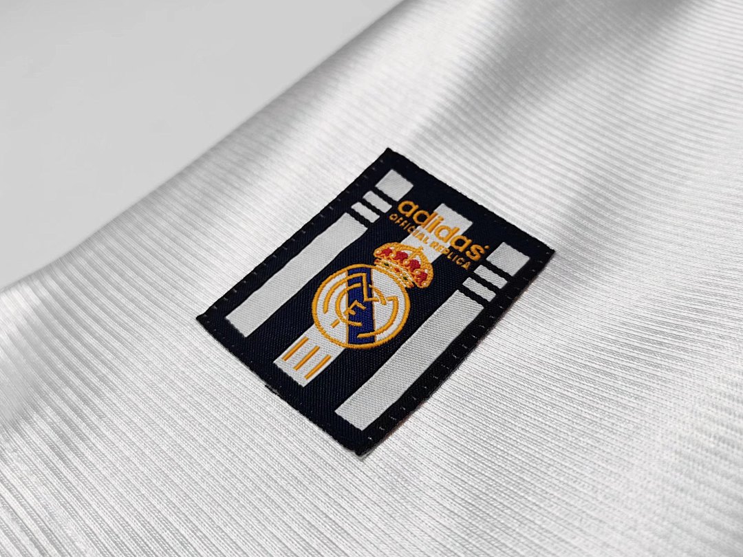 Real Madrid Retro Shirt 1998/00 Home — photo 4