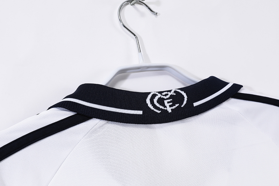Real Madrid Retro Shirt 2000/01 Home — photo 3