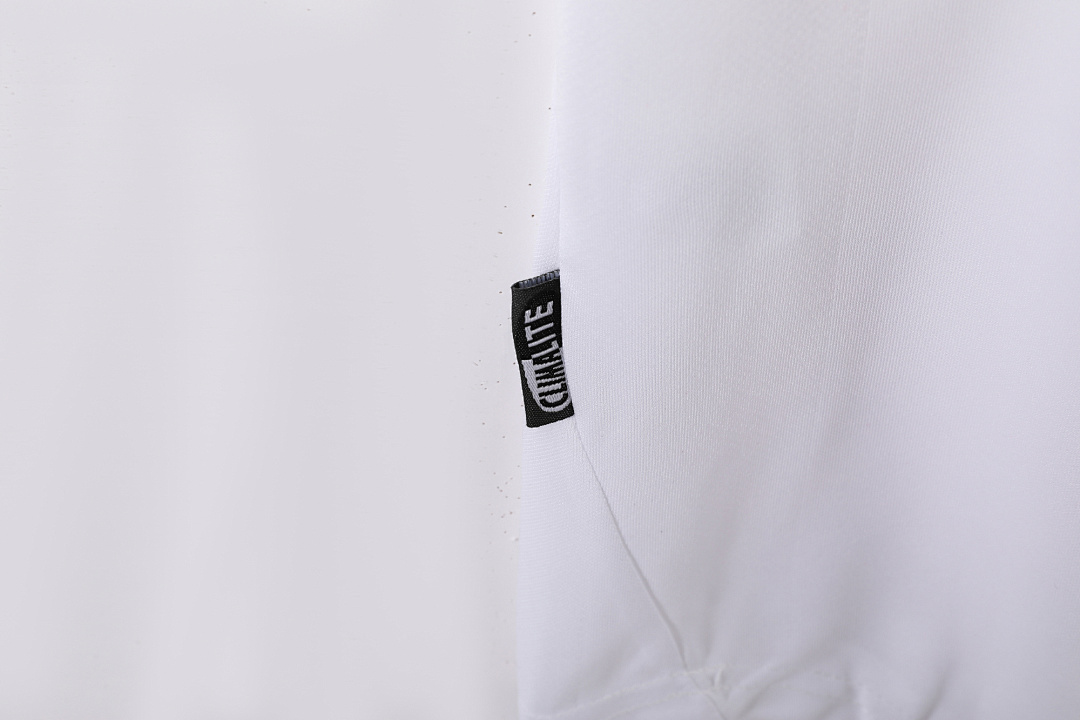 Real Madrid Retro Shirt 2001/02 Home — photo 2