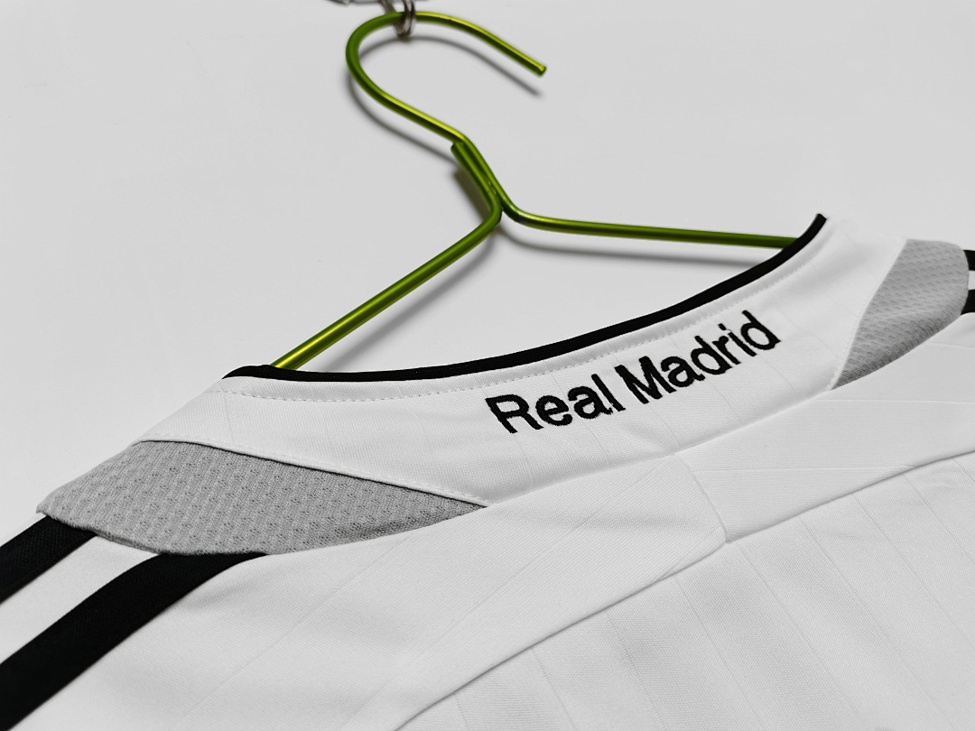 Real Madrid Retro Shirt 2006/07 Home — photo 2