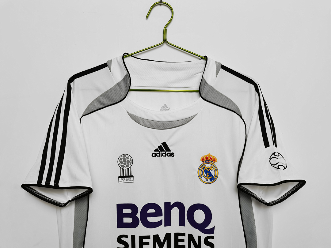 Real Madrid Retro Shirt 2006/07 Home — photo 3