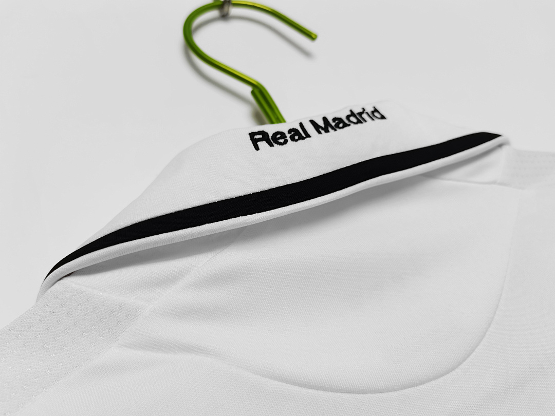 Real Madrid Retro Shirt 2008/09 Home — photo 3