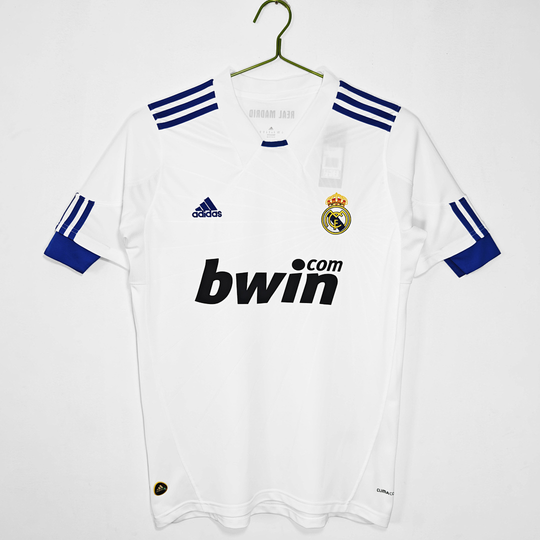 Real Madrid Retro Shirt 2010/11 Home — photo 1
