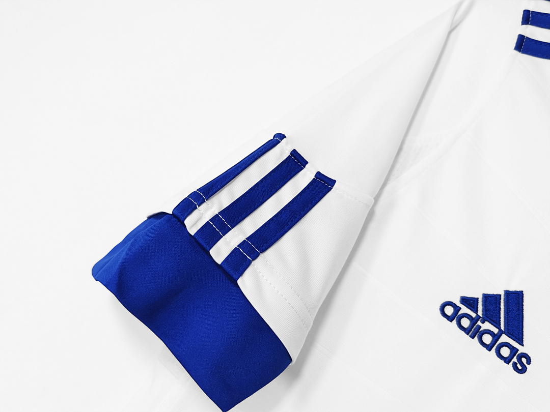 Real Madrid Retro Shirt 2010/11 Home — photo 2