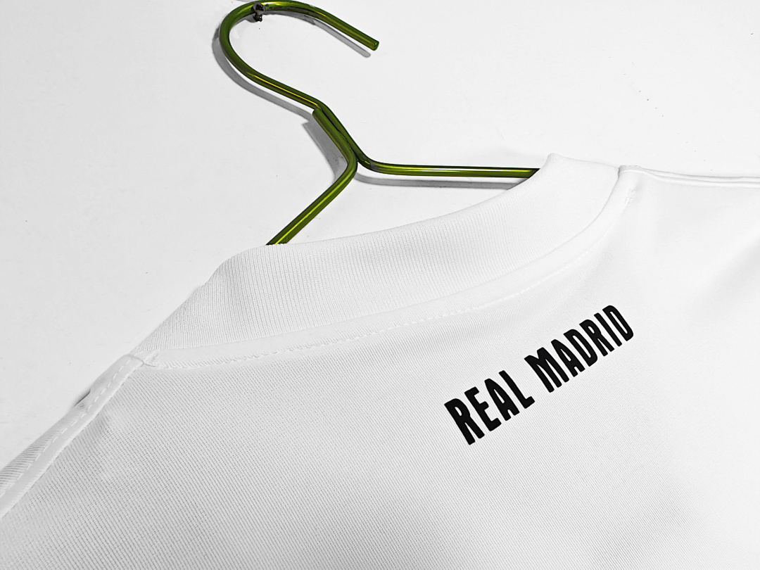 Real Madrid Retro Shirt 2010/11 Home — photo 4