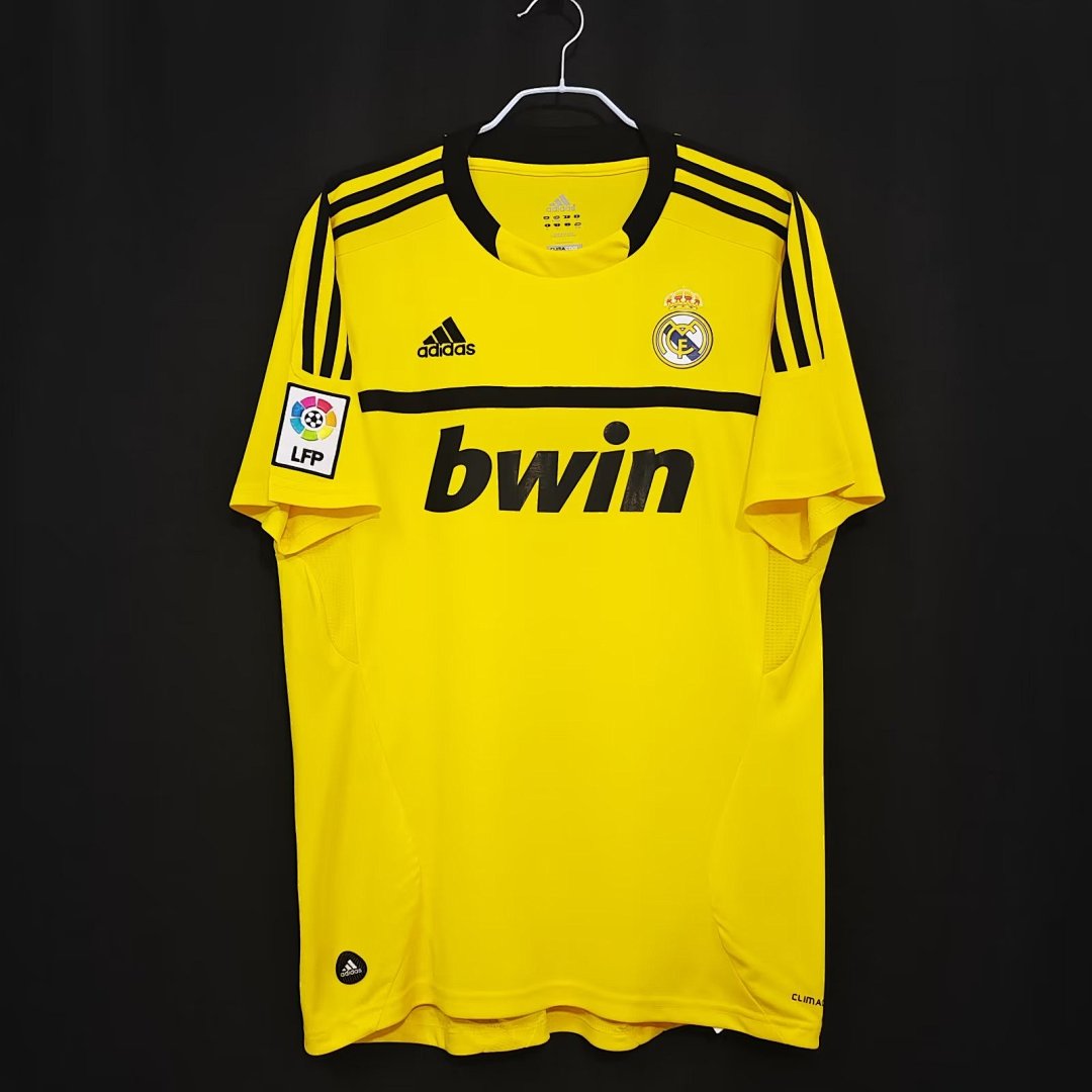 Real Madrid Retro Shirt 2011/12 Goalkeeper — photo 1