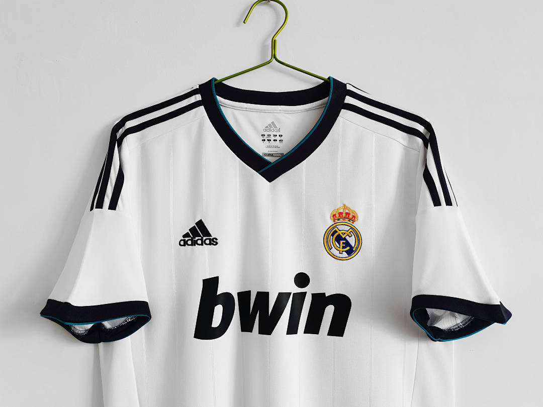Real Madrid Retro Shirt 2012/13 Home — photo 3