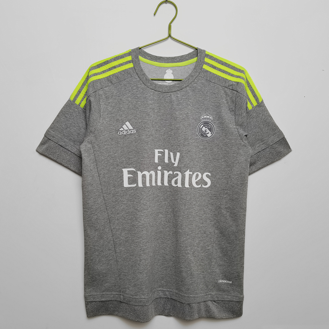 Real Madrid Retro Shirt 2015/16 Away — photo 1