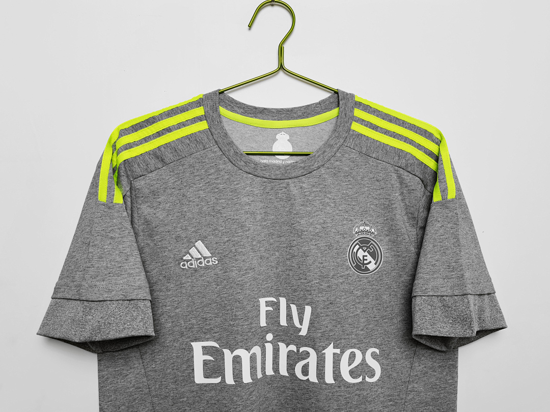 Real Madrid Retro Shirt 2015/16 Away — photo 3