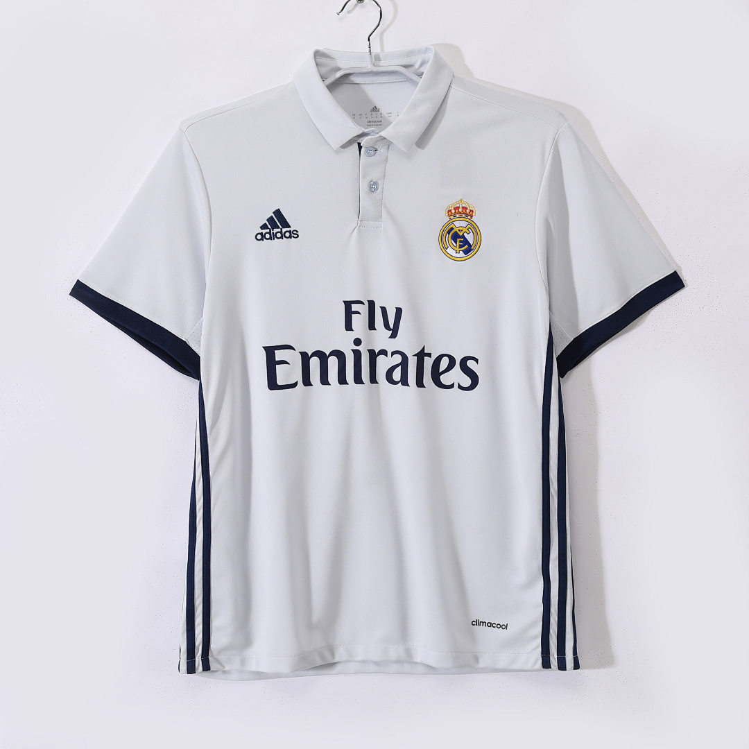 Real Madrid Retro Shirt 2016/17 Home — photo 1