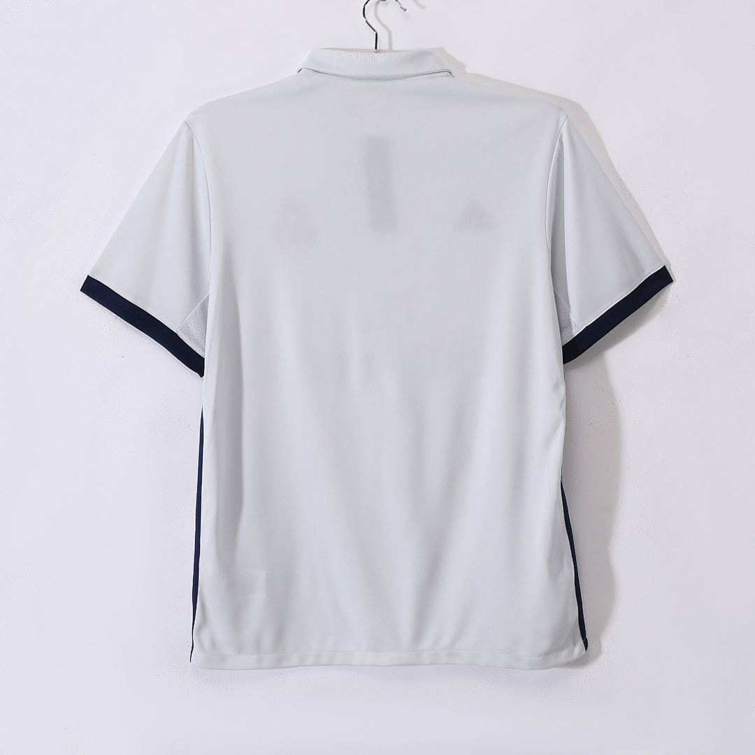 Real Madrid Retro Shirt 2016/17 Home — photo 3
