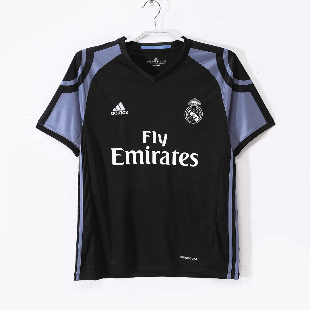 Real Madrid Retro Shirt 2016/17 Third — photo 1