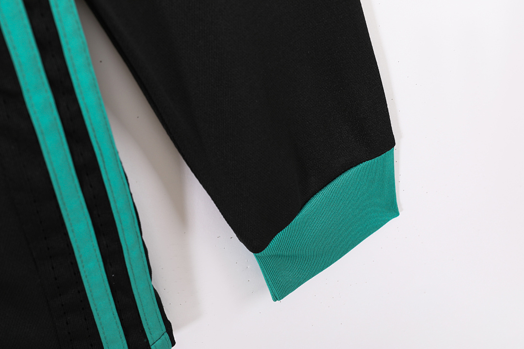 Real Madrid Retro Shirt 2017/18 Away Long Sleeve — photo 4