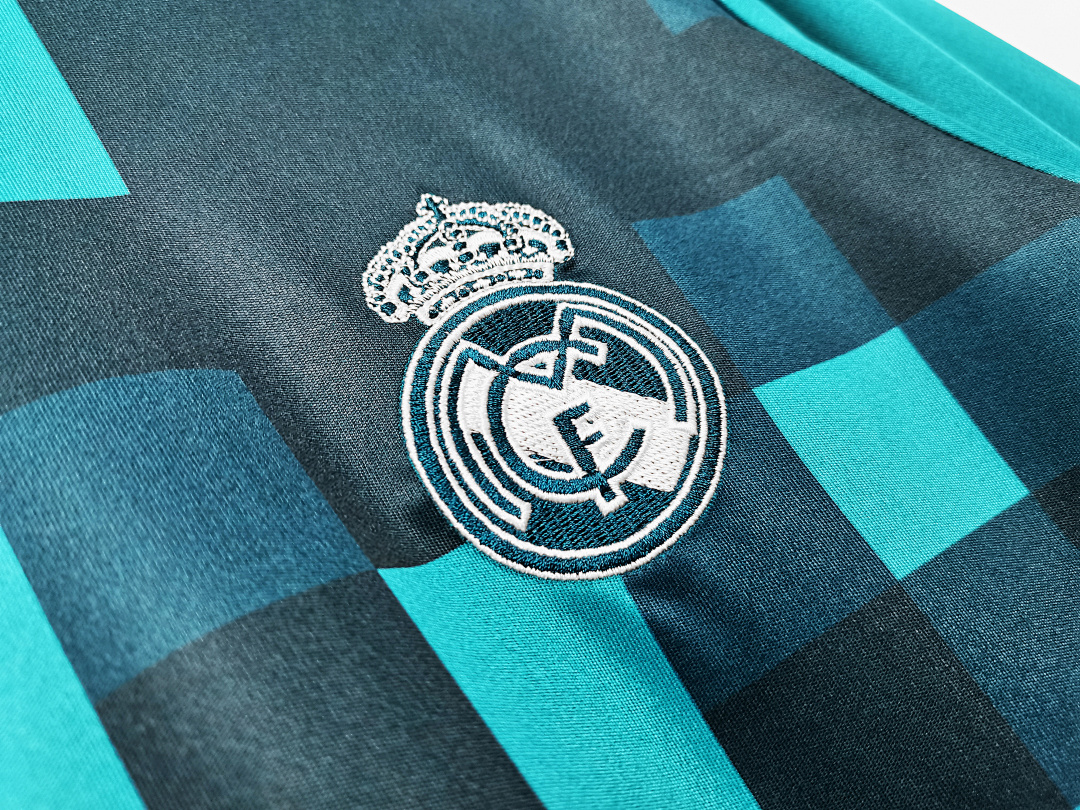 Real Madrid Retro Shirt 2017/18 Away — photo 3