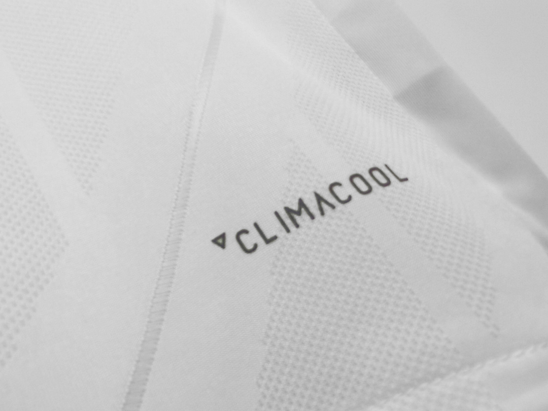 Real Madrid Retro Shirt 2017/18 Home — photo 4