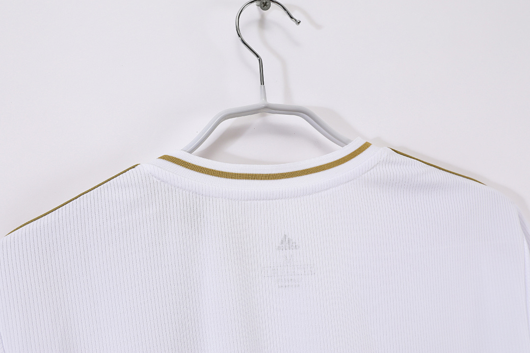 Real Madrid Retro Shirt 2019/20 Home — photo 2