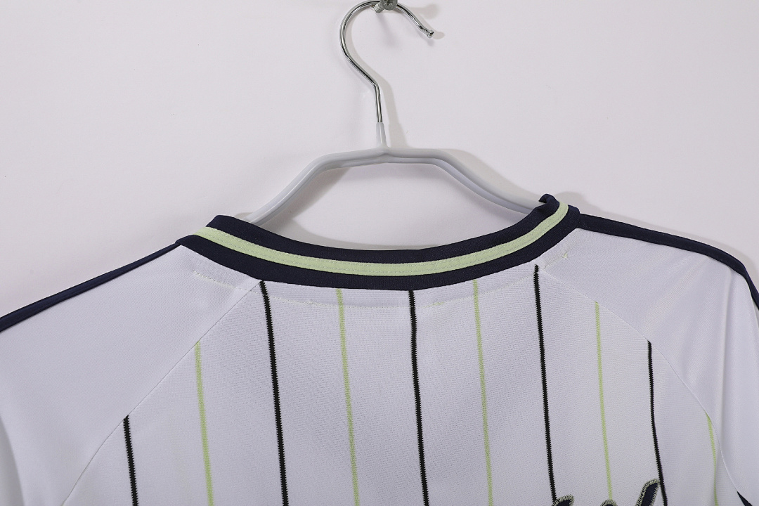 Real Madrid Retro Shirt 2025 — photo 3