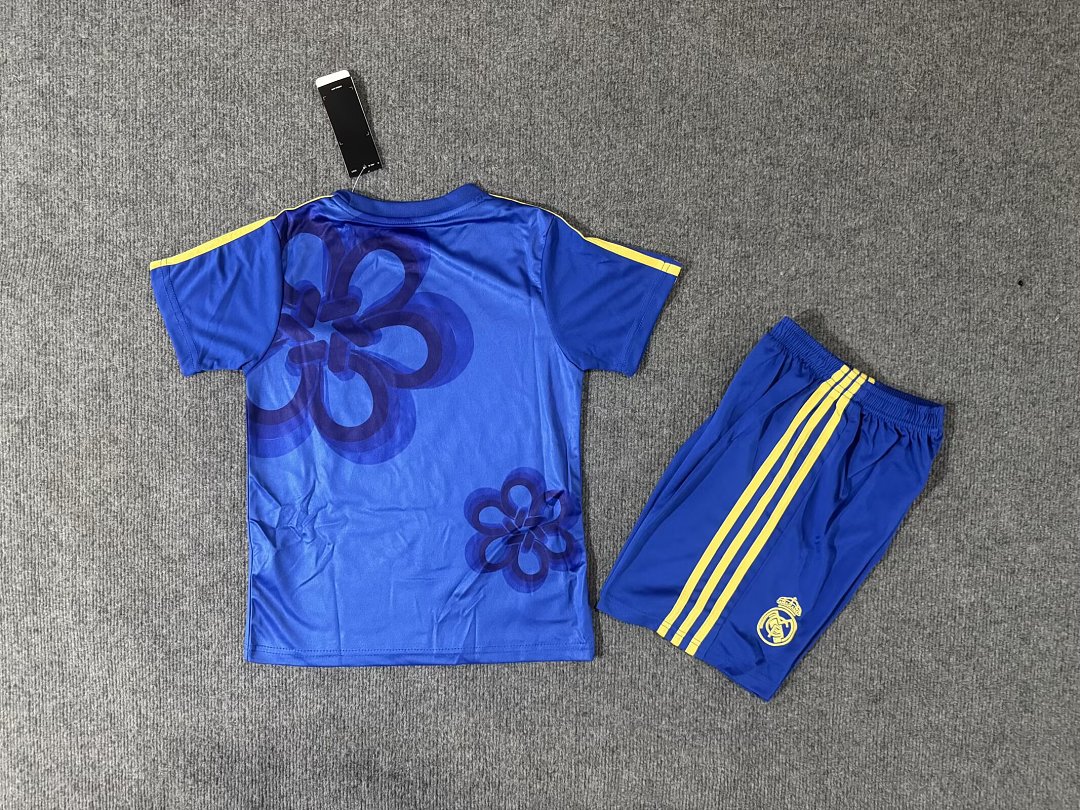 Real Madrid Kit for Kids 2026/27 — photo 1