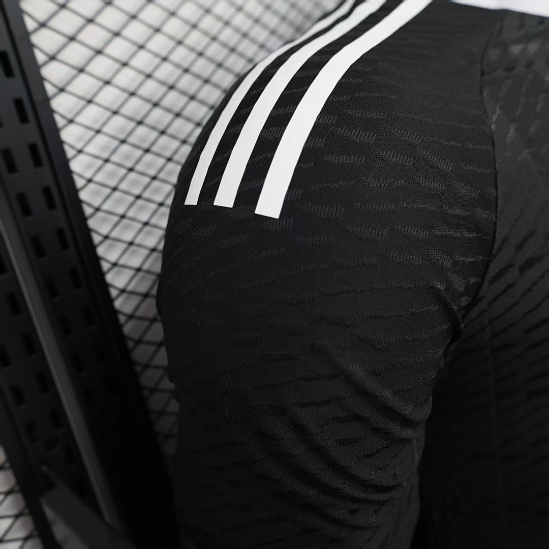 Real Madrid Goalkeeper Jersey — photo 3