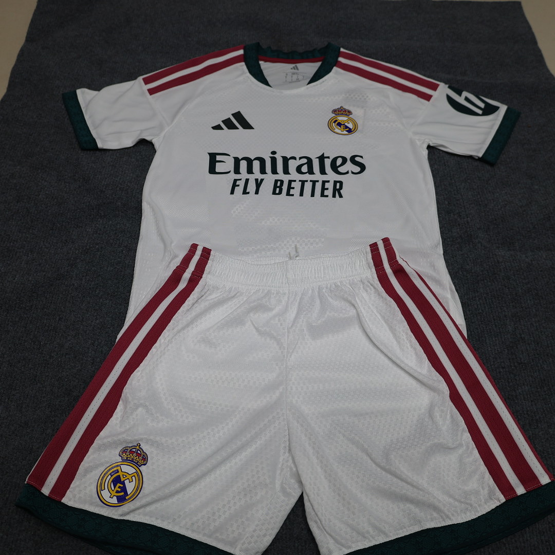 Real Madrid Jersey — photo 1