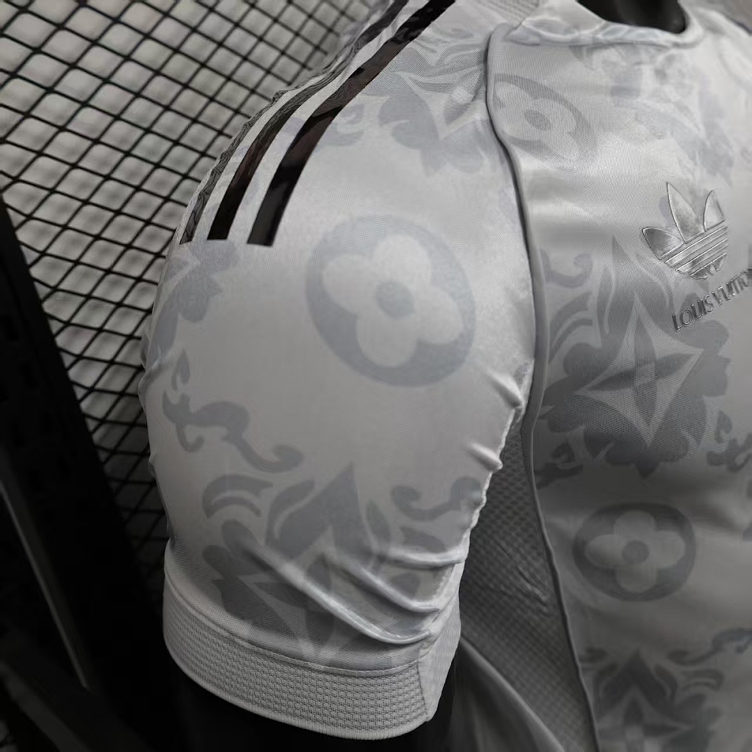 Real Madrid Jersey — photo 2
