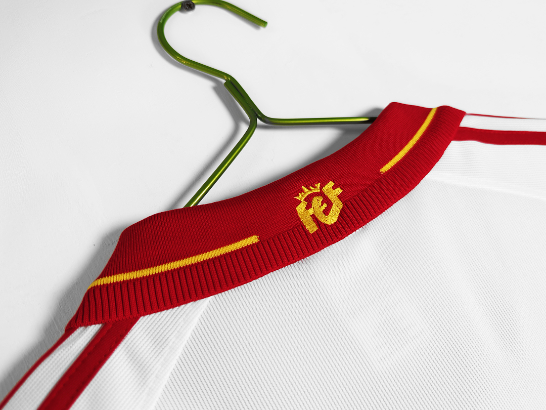 Spain Retro Shirt 2000 Away — photo 4