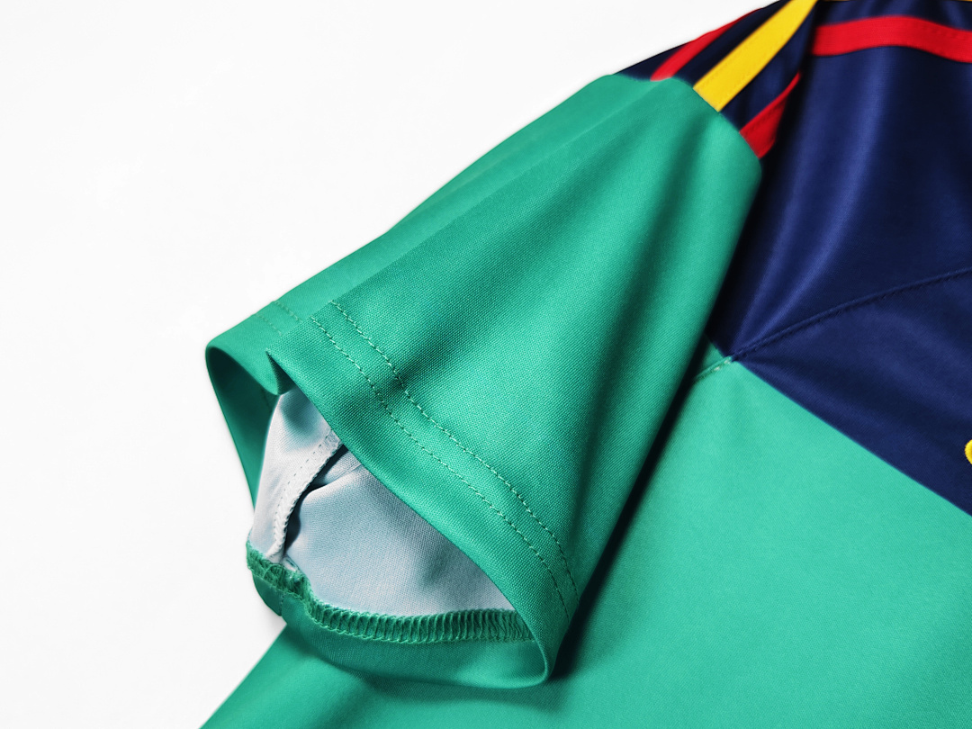 Spain Retro Shirt 2010 Goalkeeper — photo 3