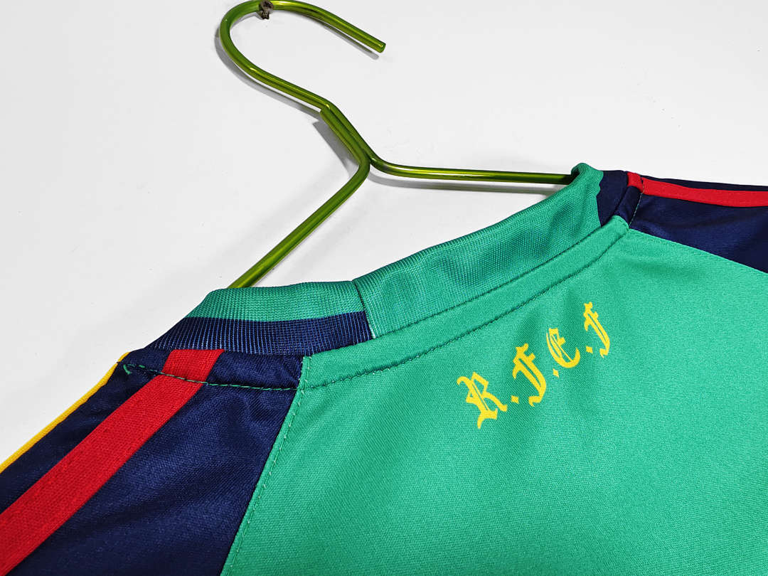 Spain Retro Shirt 2010 Goalkeeper — photo 4