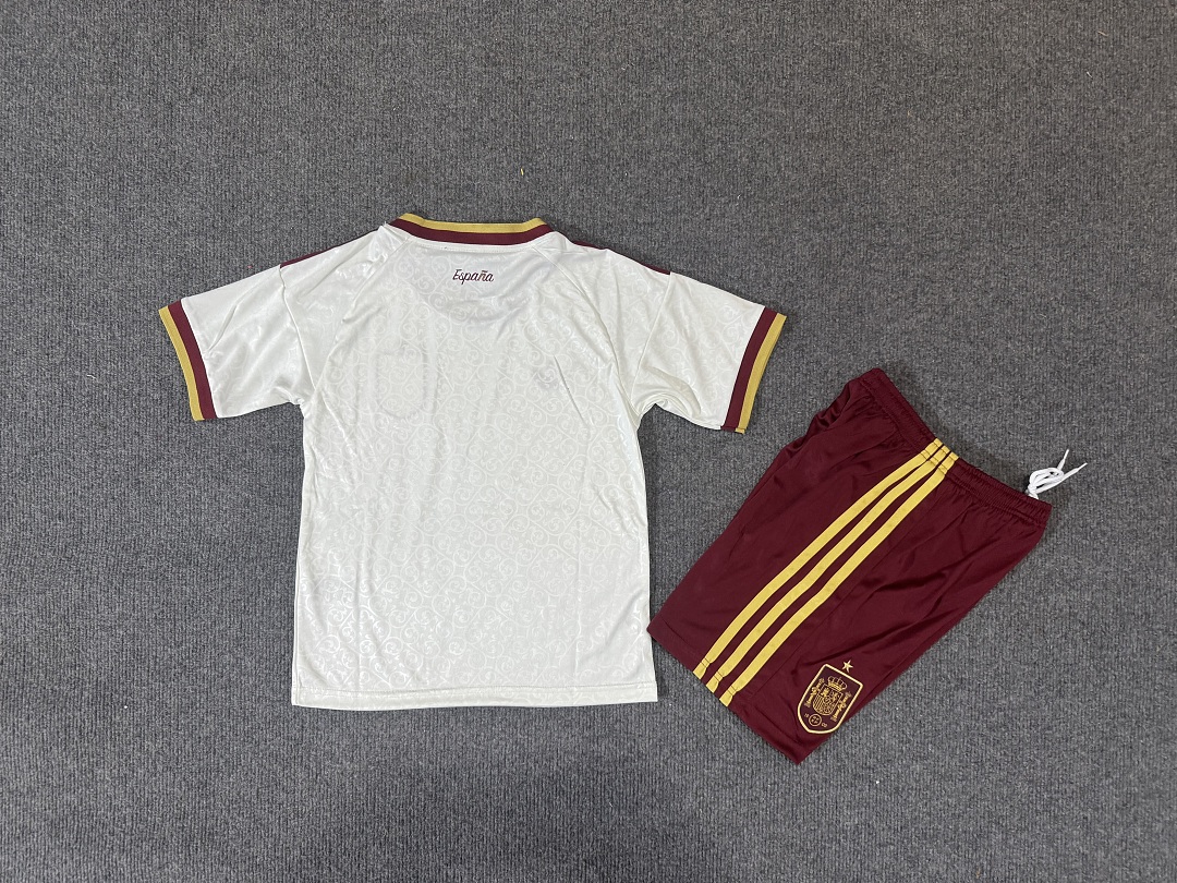 Spain Away Kit for Kids 2026 — photo 2