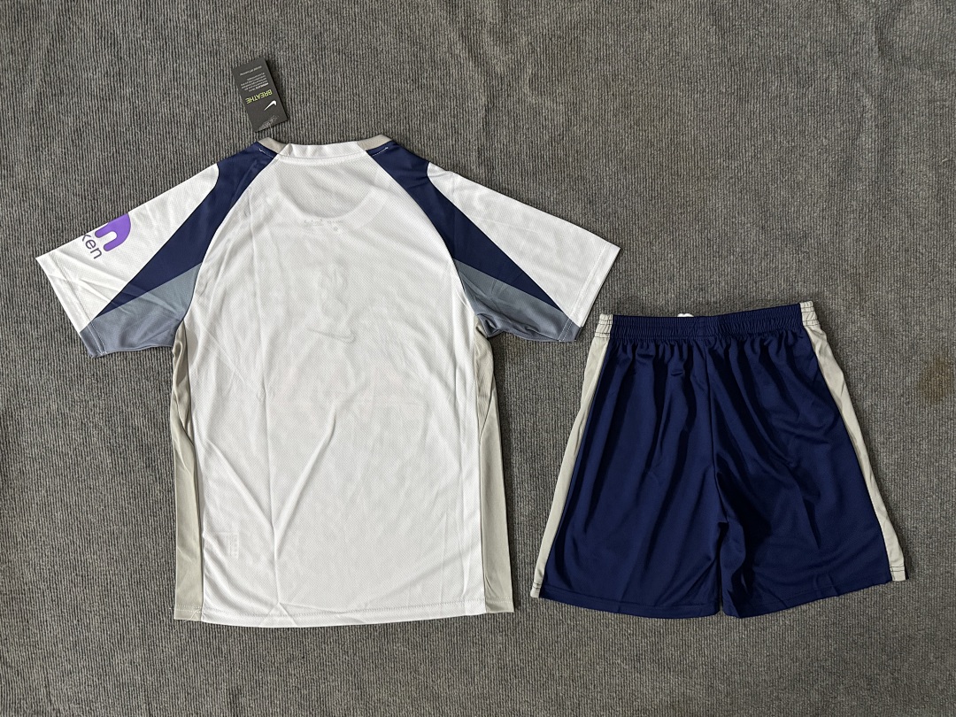Tottenham Hotspur Home Kit for Adult 2025/26 — photo 2