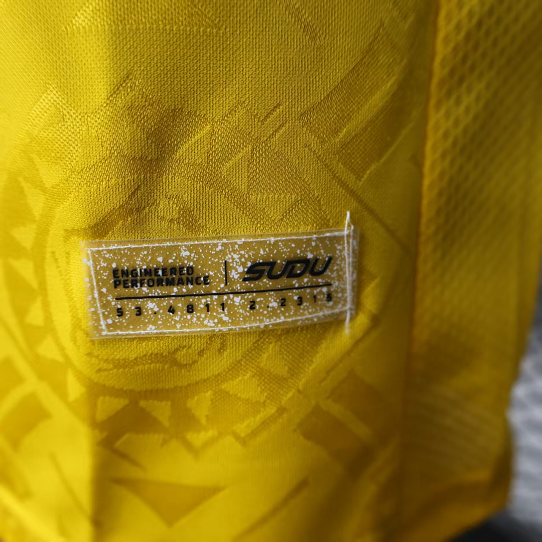 Wolves Home Jersey 2025/26 — photo 3